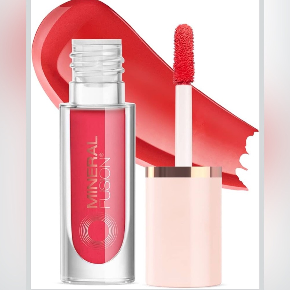 Mineral Fusion 2- in- 1 Lip and Cheek Stain in Color Tavel (Vibrant Coral Color)